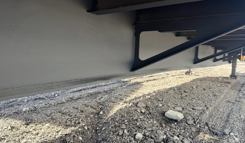 2000 Dynaweld Drop Deck Trailer full