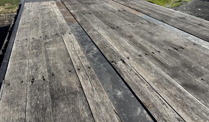 2000 Dynaweld Drop Deck Trailer full