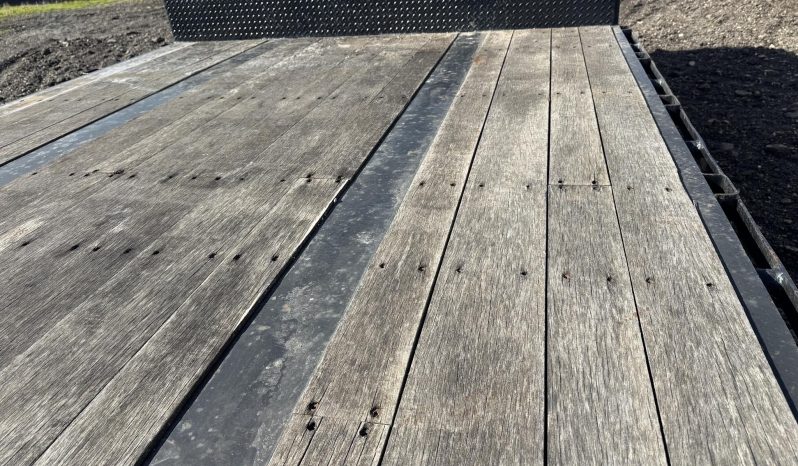 2000 Dynaweld Drop Deck Trailer full