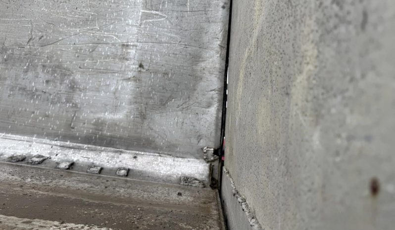 1984 EAST 33 ft x 96 in End Dump Trailers full