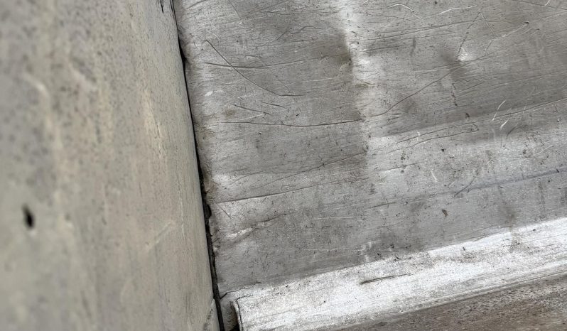 1984 EAST 33 ft x 96 in End Dump Trailers full