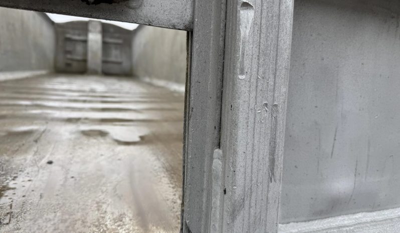 1984 EAST 33 ft x 96 in End Dump Trailers full