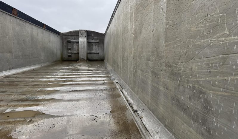 1984 EAST 33 ft x 96 in End Dump Trailers full