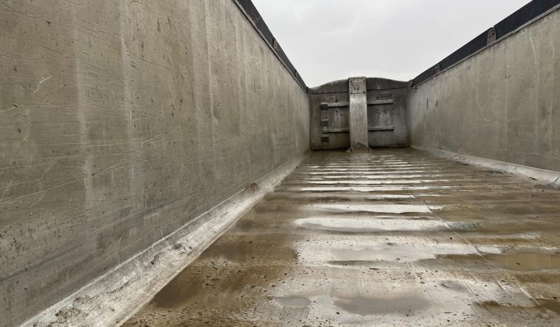 1984 EAST 33 ft x 96 in End Dump Trailers full