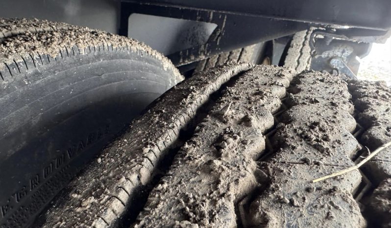 2000 Dynaweld Drop Deck Trailer full