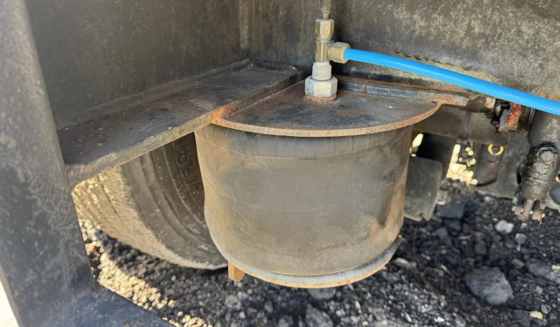 2000 Dynaweld Drop Deck Trailer full