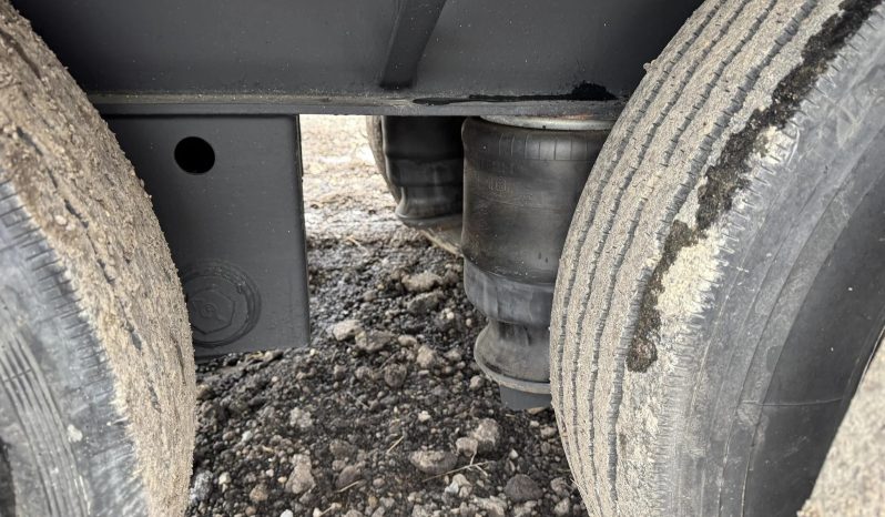 2000 Dynaweld Drop Deck Trailer full