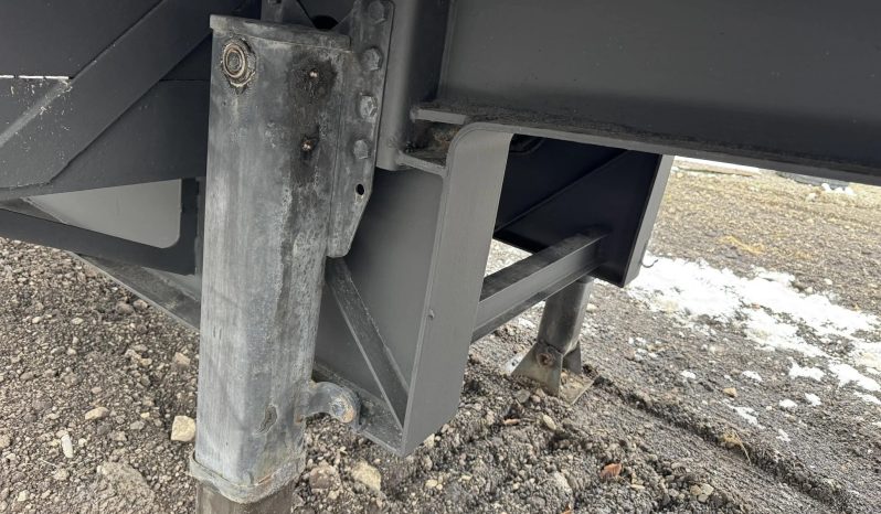 2000 Dynaweld Drop Deck Trailer full